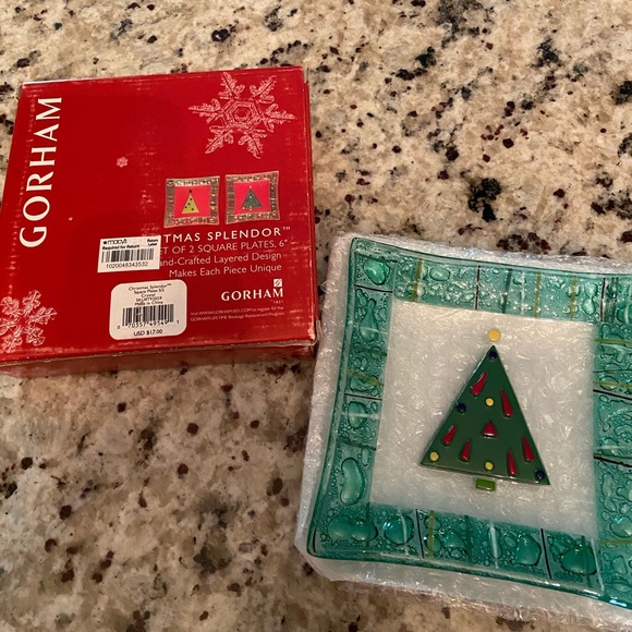 Cute Set of 2 Square Christmas Plates - Picture 3 of 3